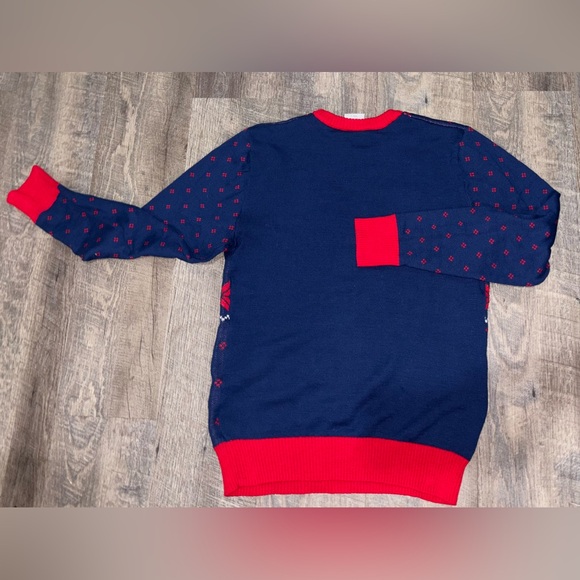 DISNEY Micky Mouse Christmas Knit Sweater!
Size: SM - Picture 5 of 9